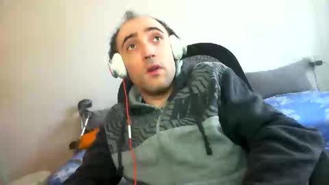 bentish online show from 12/22/25, 08:33