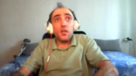 Snapshot of bentish chatting on 04/25/26, 03:09 bentish online show from 04/25/26, 03:09
