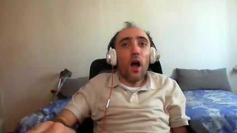 Snapshot of bentish chatting on 04/28/26, 01:05 bentish online show from 04/28/26, 01:05