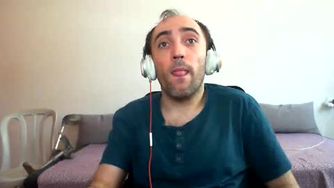 Snapshot of bentish chatting on 06/09/26, 10:16 bentish online show from 06/09/26, 10:16