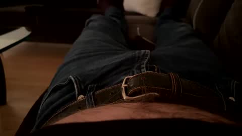 Snapshot of benz10001 chatting on 01/07/25, 12:03 benz10001 online show from 01/07/25, 12:03