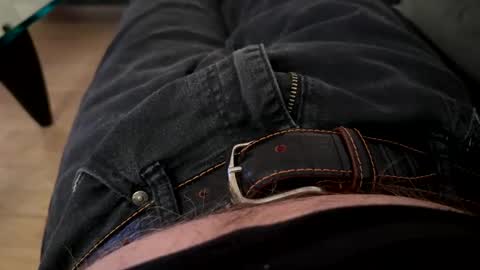 Snapshot of benz10001 chatting on 01/19/25, 12:28 benz10001 online show from 01/19/25, 12:28