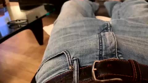 Snapshot of benz10001 chatting on 01/26/25, 02:24 benz10001 online show from 01/26/25, 02:24