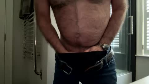 Snapshot of benz10001 chatting on 02/21/25, 06:48 benz10001 online show from 02/21/25, 06:48