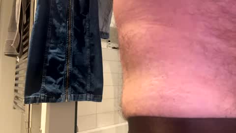 Snapshot of benz10001 chatting on 11/02/25, 01:19 benz10001 online show from 11/02/25, 01:19