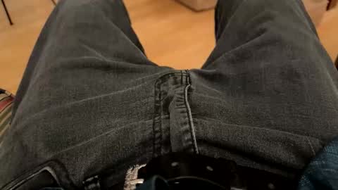 Snapshot of benz10001 chatting on 12/02/25, 11:34 benz10001 online show from 12/02/25, 11:34