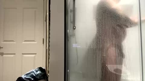 Snapshot of benz10001 chatting on 12/04/25, 04:22 benz10001 online show from 12/04/25, 04:22