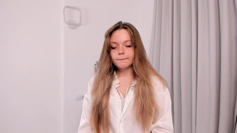 Julie online show from 04/19/26, 06:07