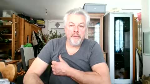 Snapshot of berg_boy chatting on 01/27/25, 11:54 Martin online show from 01/27/25, 11:54