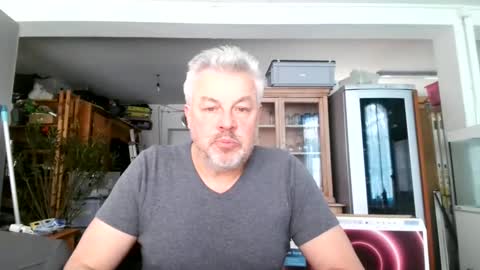 Snapshot of berg_boy chatting on 02/17/25, 11:34 Martin online show from 02/17/25, 11:34