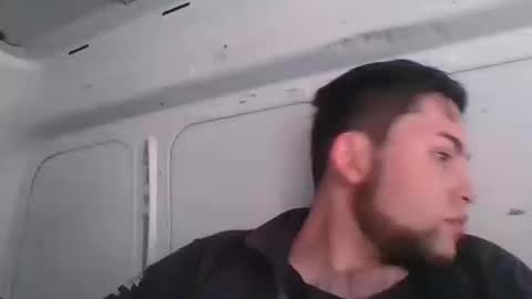 Snapshot of bermos_cs chatting on 10/20/25, 03:12 AXEL NIELS online show from 10/20/25, 03:12