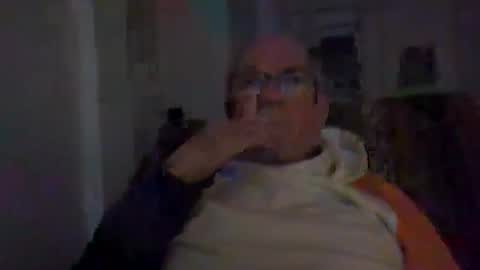 Snapshot of bernard1102 chatting on 12/15/24, 03:34 bernard1102 online show from 12/15/24, 03:34