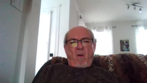 Snapshot of bernard1102 chatting on 01/03/25, 01:25 bernard1102 online show from 01/03/25, 01:25