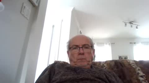 Snapshot of bernard1102 chatting on 01/08/25, 03:17 bernard1102 online show from 01/08/25, 03:17