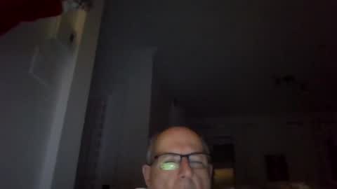 Snapshot of bernard1102 chatting on 01/15/25, 03:00 bernard1102 online show from 01/15/25, 03:00