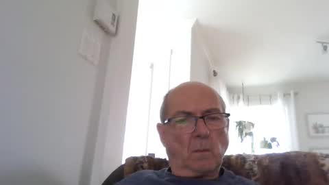 Snapshot of bernard1102 chatting on 11/02/25, 04:20 bernard1102 online show from 11/02/25, 04:20