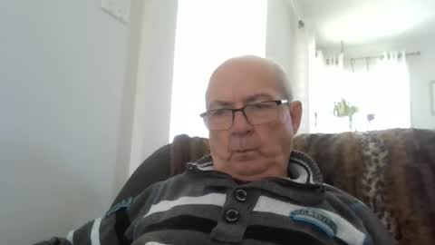 bernard1102 online show from 05/22/26, 02:22