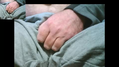 Snapshot of bernardo1968 chatting on 11/10/25, 01:10 bernardo1968 online show from 11/10/25, 01:10