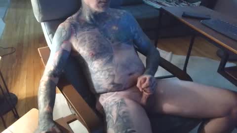 Snapshot of bernhard666 chatting on 10/04/25, 01:20 bernhard666 online show from 10/04/25, 01:20