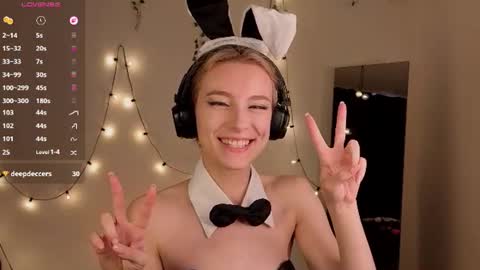 Hi Im NikaComing back online on Monday 3 online show from 06/30/26, 07:20