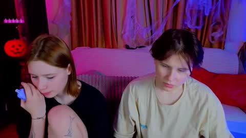 Snapshot of berry_assortment chatting on 10/29/25, 07:04 Your sweet Tara and Eva online show from 10/29/25, 07:04