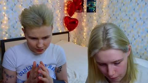 Snapshot of berry_assortment chatting on 02/19/26, 11:06 Your sweet Tara and Eva online show from 02/19/26, 11:06