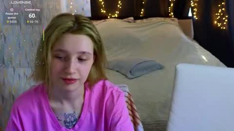 Snapshot of berry_assortment chatting on 03/22/26, 11:02 Your sweet Tara and Eva online show from 03/22/26, 11:02