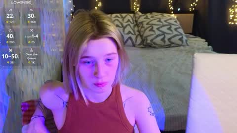 Snapshot of berry_assortment chatting on 04/06/26, 11:00 Your sweet Tara and Eva online show from 04/06/26, 11:00