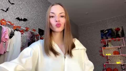 Sofia online show from 10/22/25, 06:35