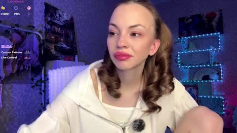 Sofia online show from 11/12/25, 05:19