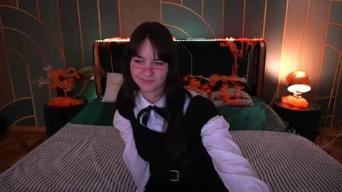 Snapshot of berrydiva chatting on 10/23/25, 07:56 Violette online show from 10/23/25, 07:56