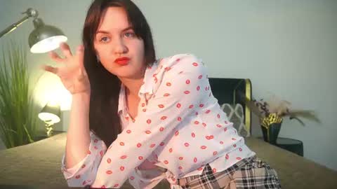 Violette online show from 07/05/26, 04:19