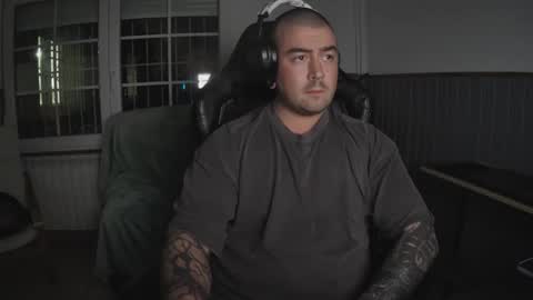 berto3389 online show from 12/18/25, 07:09