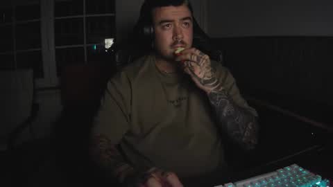 berto3389 online show from 04/19/26, 01:38