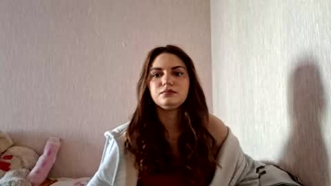 Snapshot of besssimer chatting on 06/19/26, 11:25 Ann online show from 06/19/26, 11:25