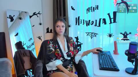 Snapshot of best_alice chatting on 10/26/25, 12:49 Alice online show from 10/26/25, 12:49