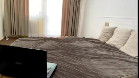 Alex and Victoria online show from 04/14/26, 09:37