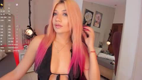 Snapshot of bestfamily chatting on 10/22/25, 02:01 Marilee online show from 10/22/25, 02:01