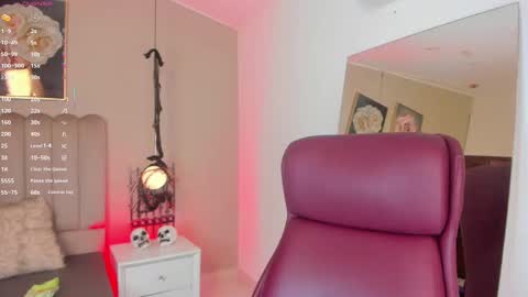 Snapshot of bestfamily chatting on 10/31/25, 02:01 Marilee online show from 10/31/25, 02:01