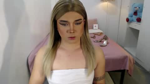 bestgirljulia online show from 09/21/25, 05:20