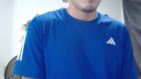 Snapshot of bestonmonda chatting on 12/18/25, 01:33 bestonmonda online show from 12/18/25, 01:33