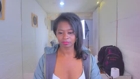Snapshot of betany_grey chatting on 02/15/26, 04:20 Betaby grey online show from 02/15/26, 04:20
