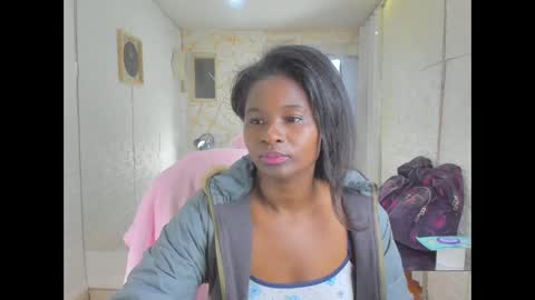 Snapshot of betany_grey chatting on 02/17/26, 03:47 Betaby grey online show from 02/17/26, 03:47