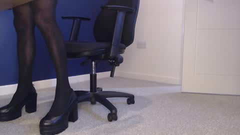 Snapshot of bethanyd04 chatting on 10/06/25, 02:47 bethanyd04 online show from 10/06/25, 02:47