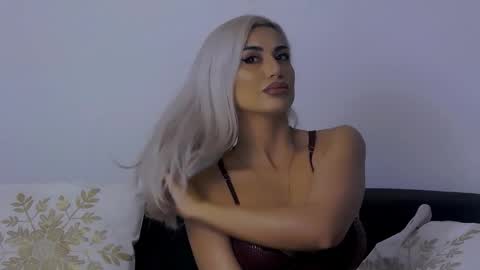 Snapshot of bethierusse chatting on 12/20/25, 05:25 bethierusse online show from 12/20/25, 05:25