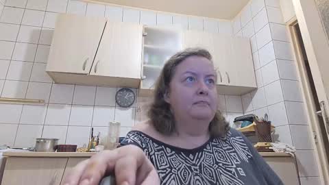 Snapshot of bethnorth chatting on 03/02/25, 09:10 bethnorth online show from 03/02/25, 09:10