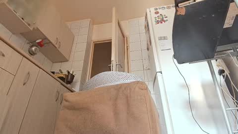 Snapshot of bethnorth chatting on 03/09/25, 01:37 bethnorth online show from 03/09/25, 01:37