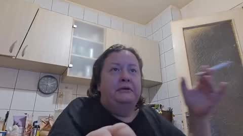 Snapshot of bethnorth chatting on 10/07/25, 12:08 bethnorth online show from 10/07/25, 12:08