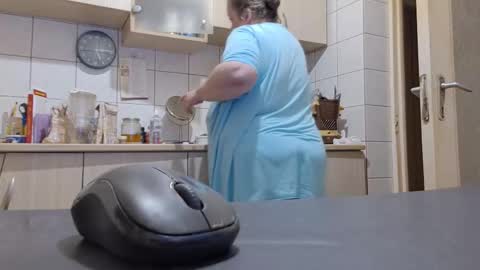 Snapshot of bethnorth chatting on 10/14/25, 02:12 bethnorth online show from 10/14/25, 02:12