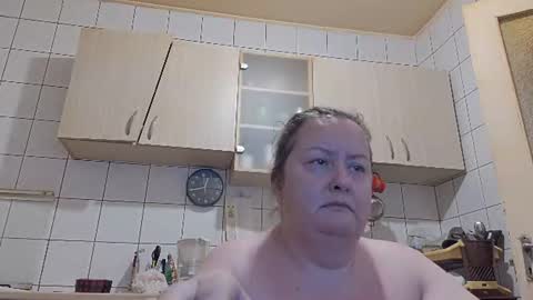 Snapshot of bethnorth chatting on 07/17/26, 09:41 bethnorth online show from 07/17/26, 09:41
